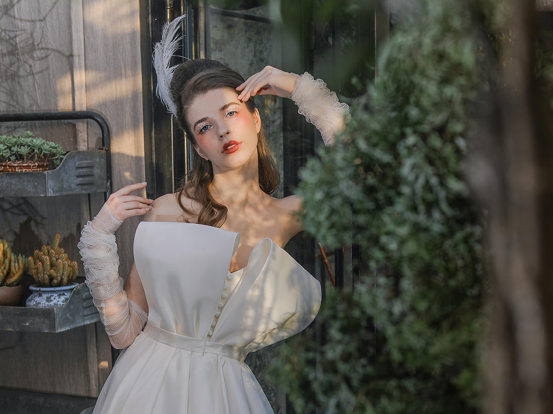 2019春夏新款婚纱缎面蝴蝶结款式