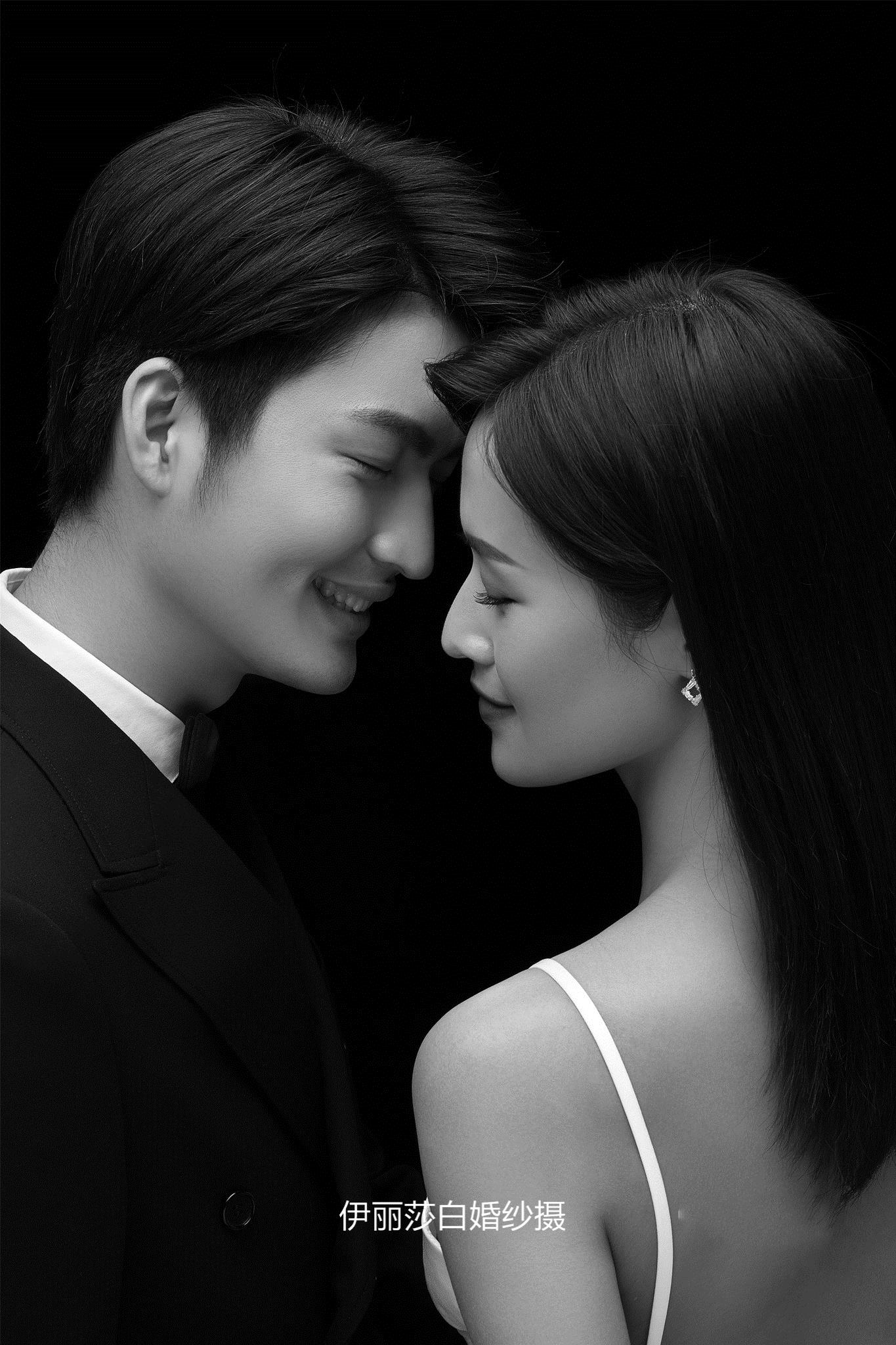 拍婚纱照3888套餐有跟妆+秀和+礼服 