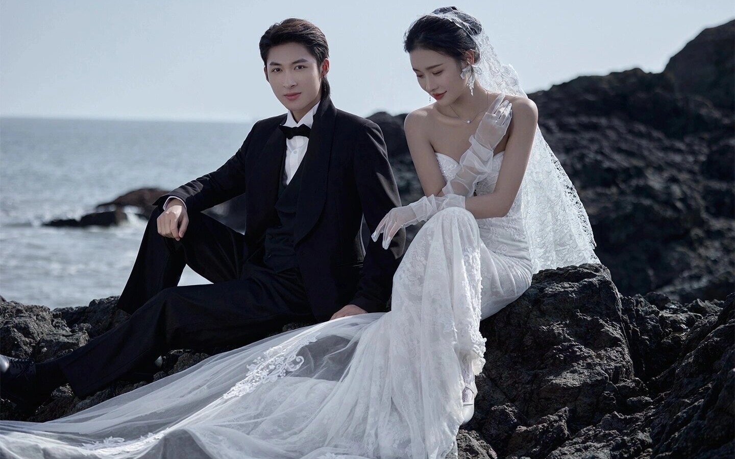 海边礁石婚纱照|清冷高级感拉满✨