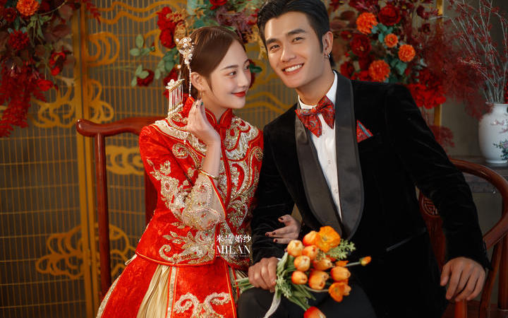 好喜欢这组中式秀禾婚纱照