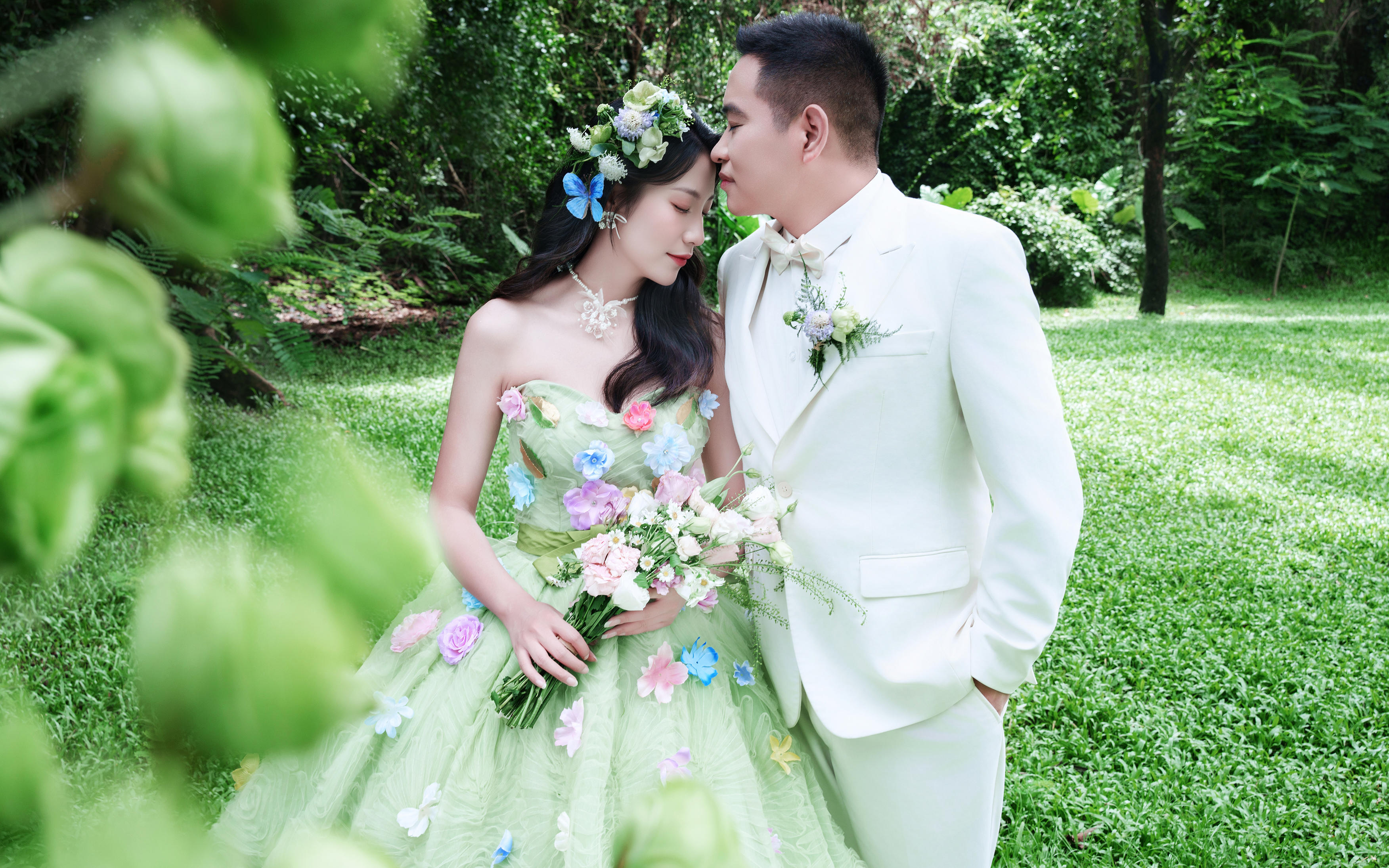 彩虹叛逃啦！全都藏進(jìn)我裙擺里