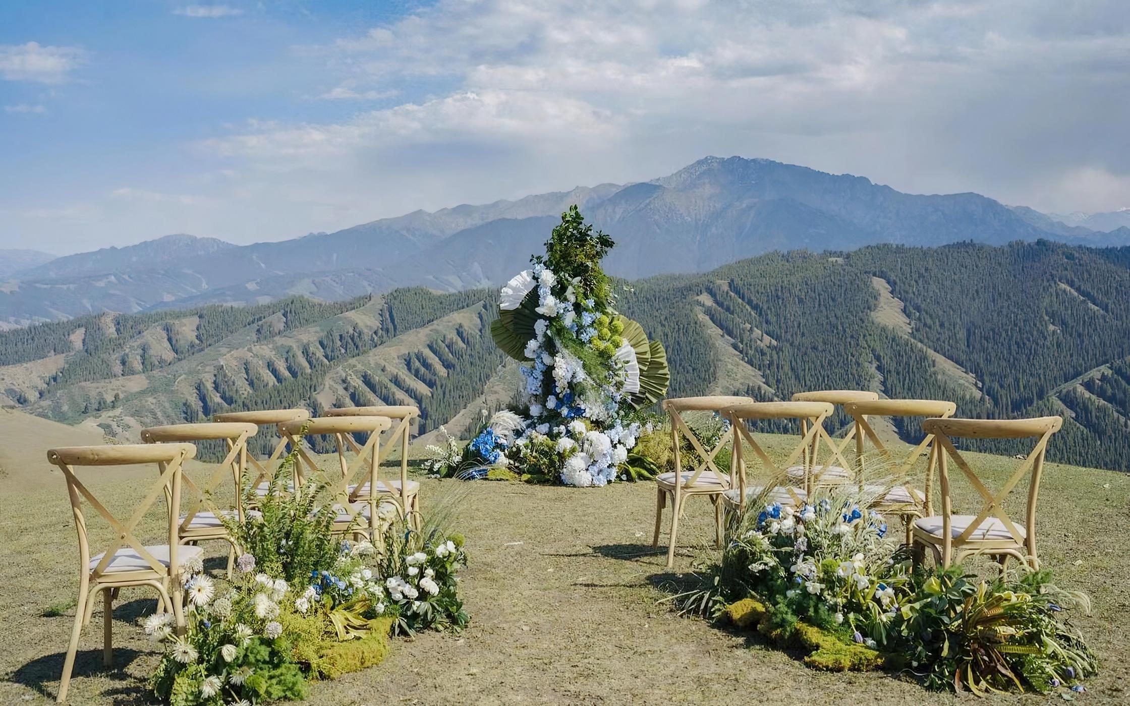 山野為證，愛意隨風