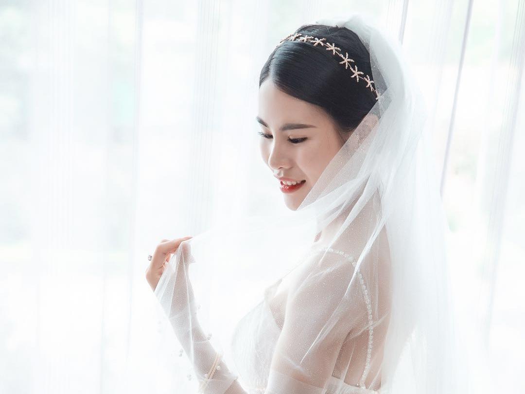 苏拉婚纱【资深档市内跟妆＋伴娘服＋妈妈妆1个】