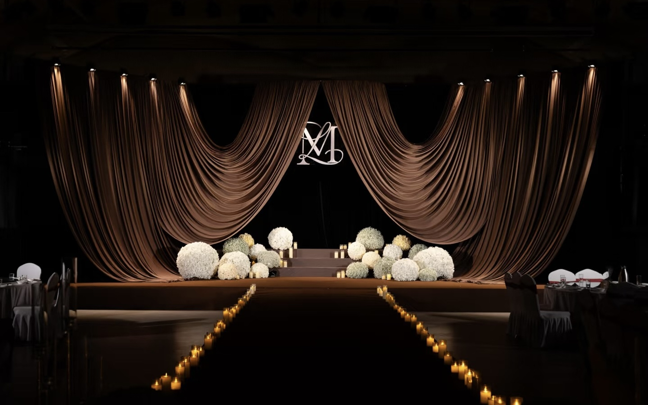 《一杯热可可》焦糖棕浪漫且松弛感布幔婚礼