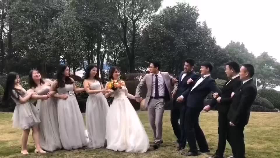 梦幻森系婚礼仪式婚纱+出门服+敬酒服+跟妆