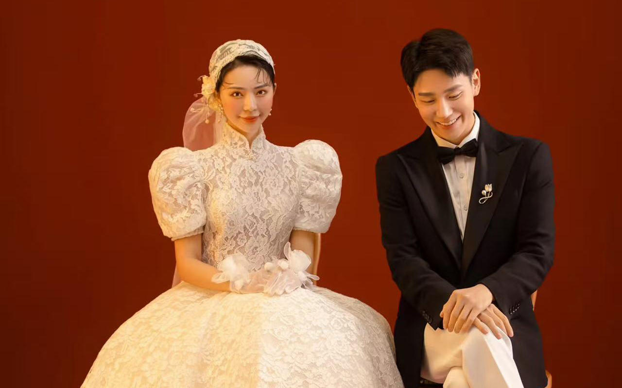 【優(yōu)格】官宣吧！就用這組紅底輕復(fù)古婚紗照~