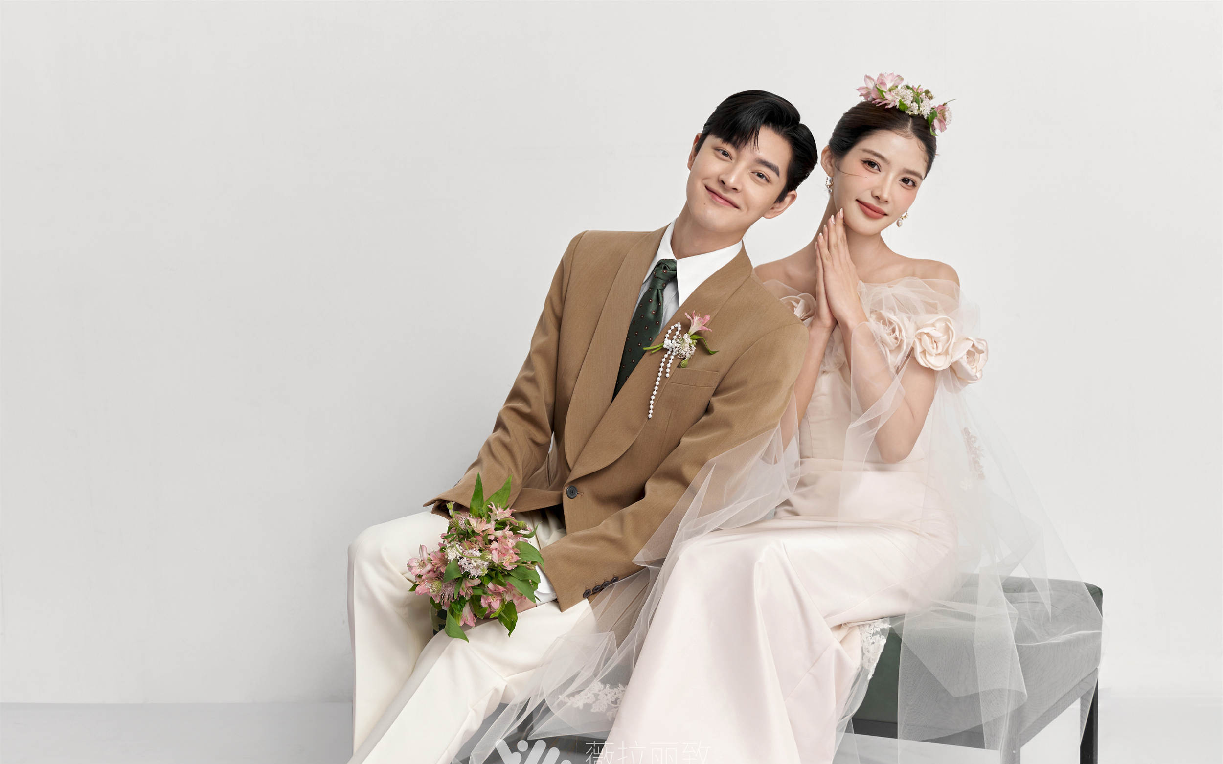 爱惨了我的主纱极简婚纱照✨实在是太甜啦