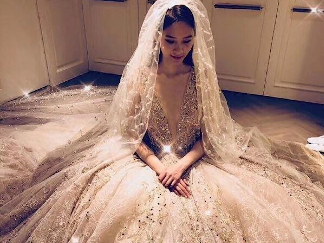 【人气热卖】高定仪式婚纱套餐+1280首席老师跟