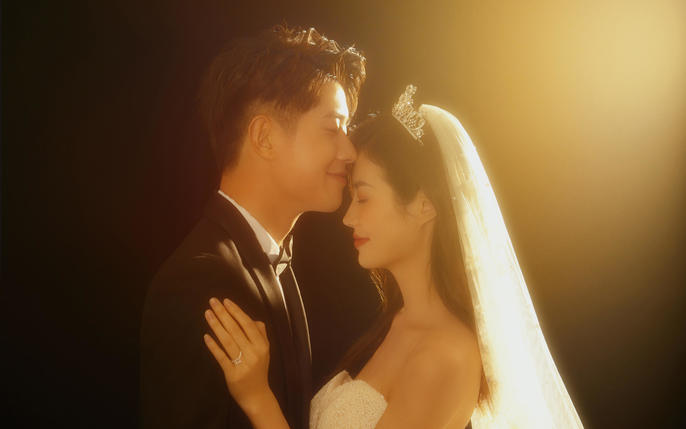 光影的高级丨极简韩式内景婚纱照