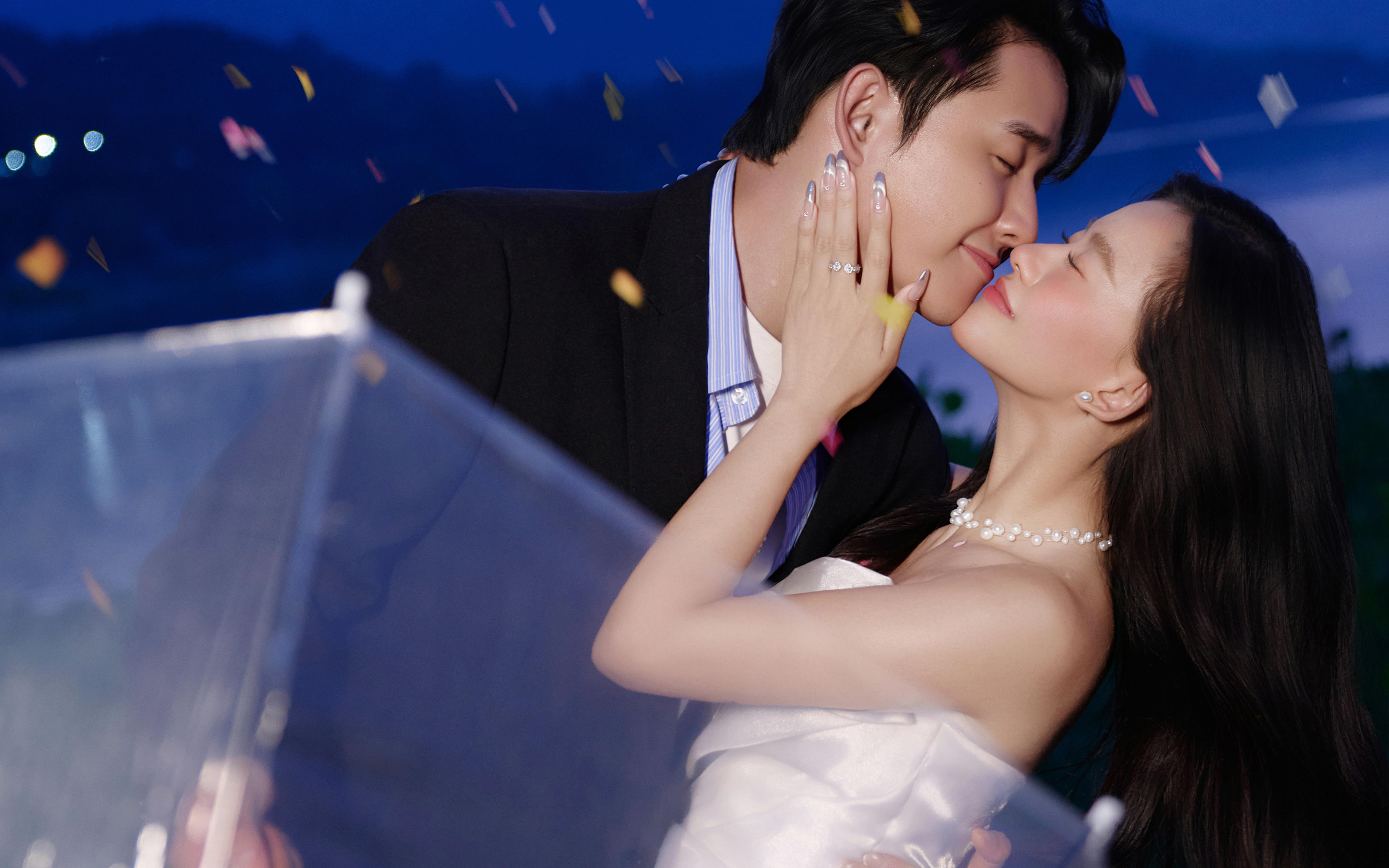 拒绝僵硬❌ 蓝调婚照的活人感太有生命力了~