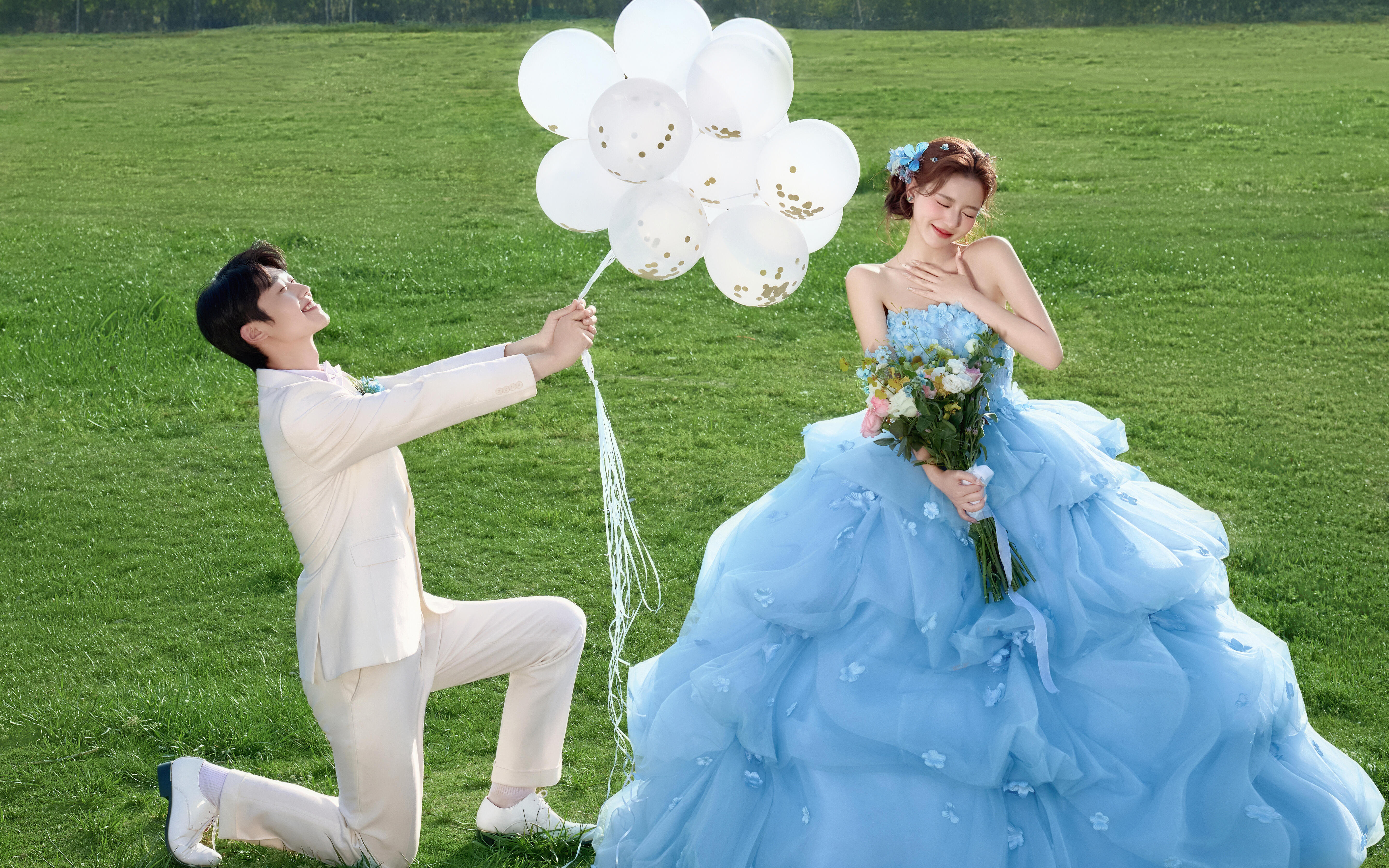 【蓝色森系花神真的跟草坪好搭】