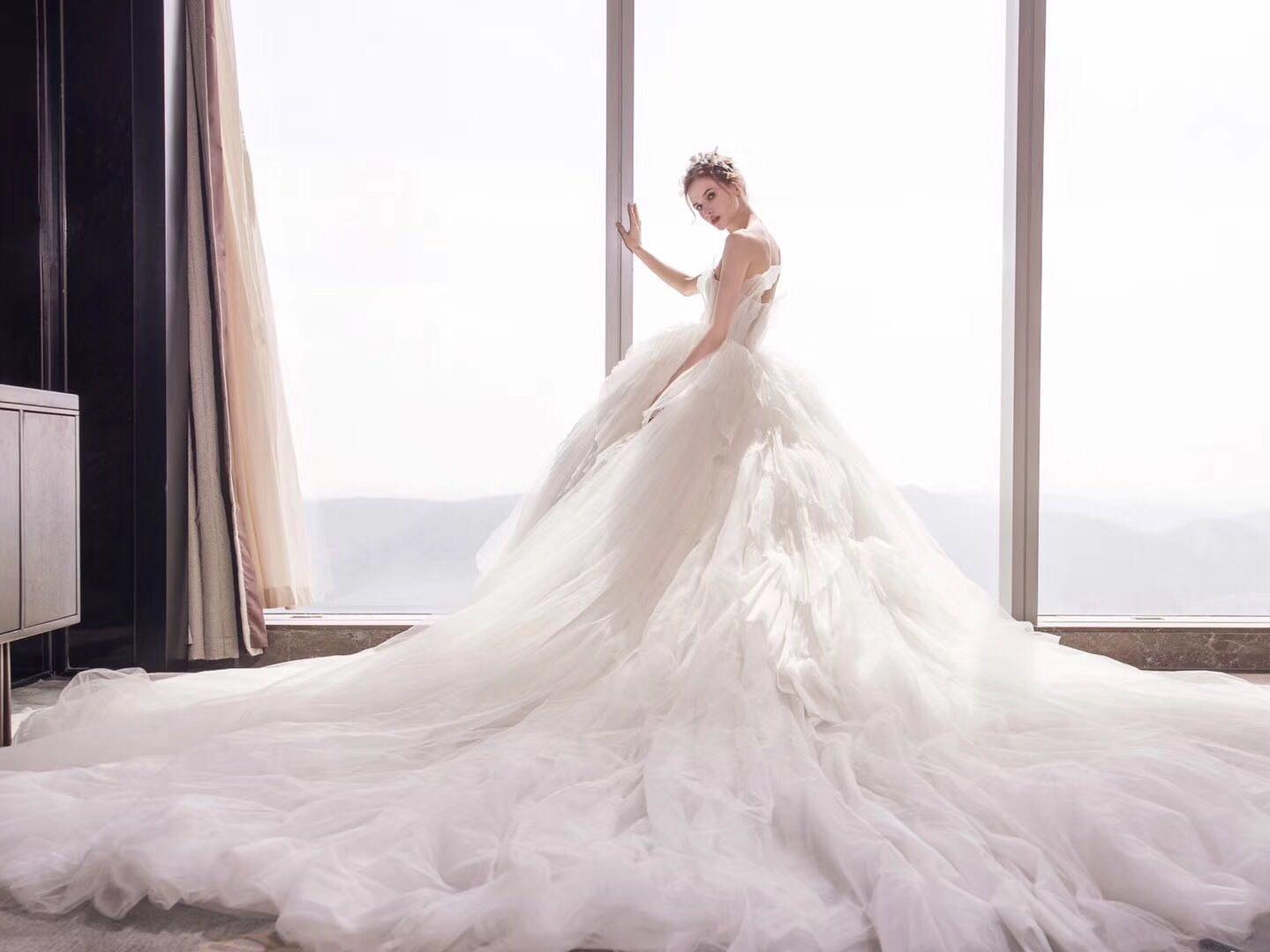 【团购钜惠】出门秀禾服+仪式纱+敬酒服+伴娘服