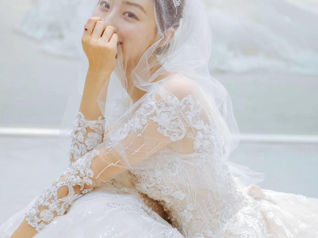 雲慕婚纱·[财富中心雲慕婚纱礼服超值套餐]