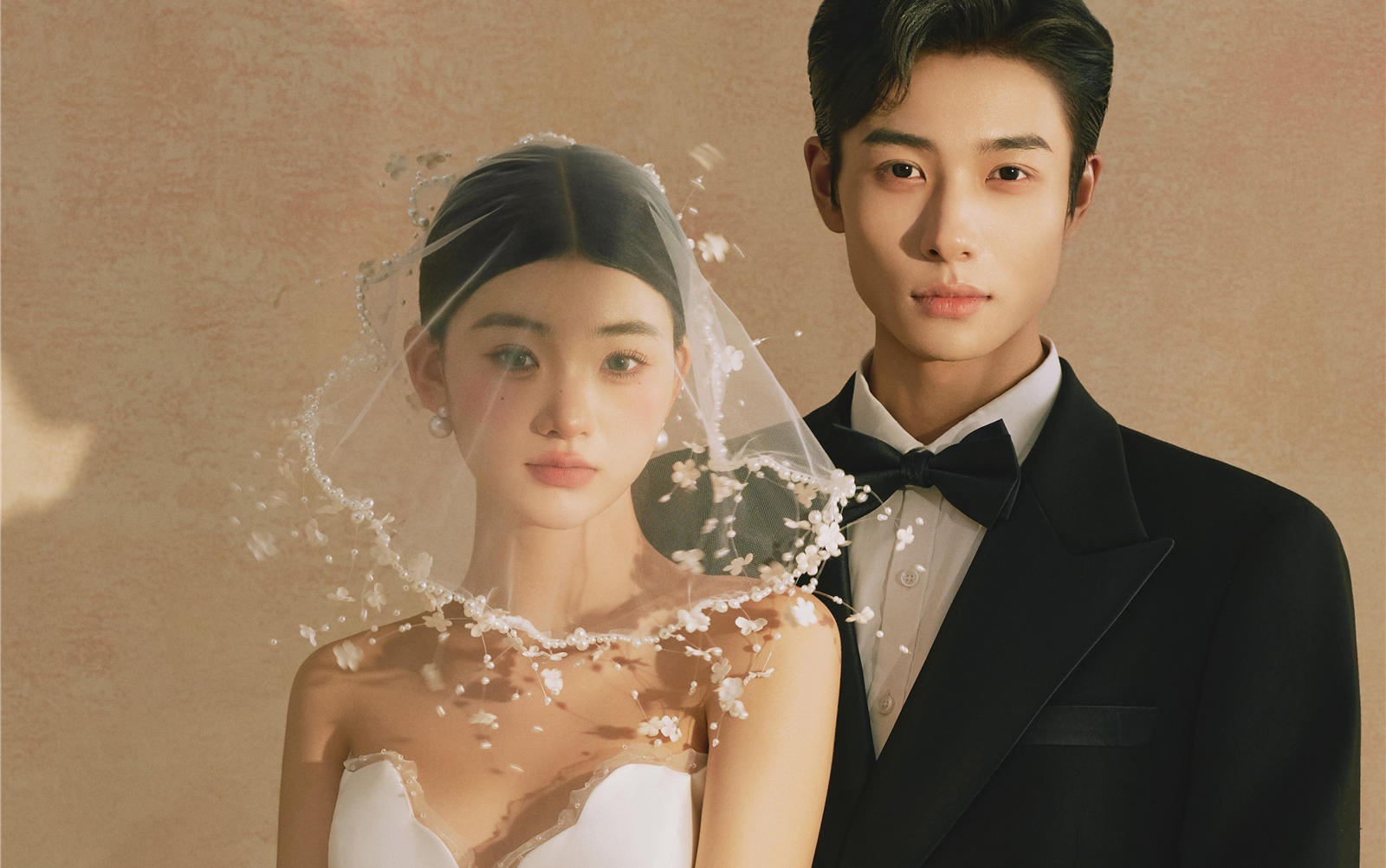 这组婚纱照也太高级了吧！😱 油画感直接封神！