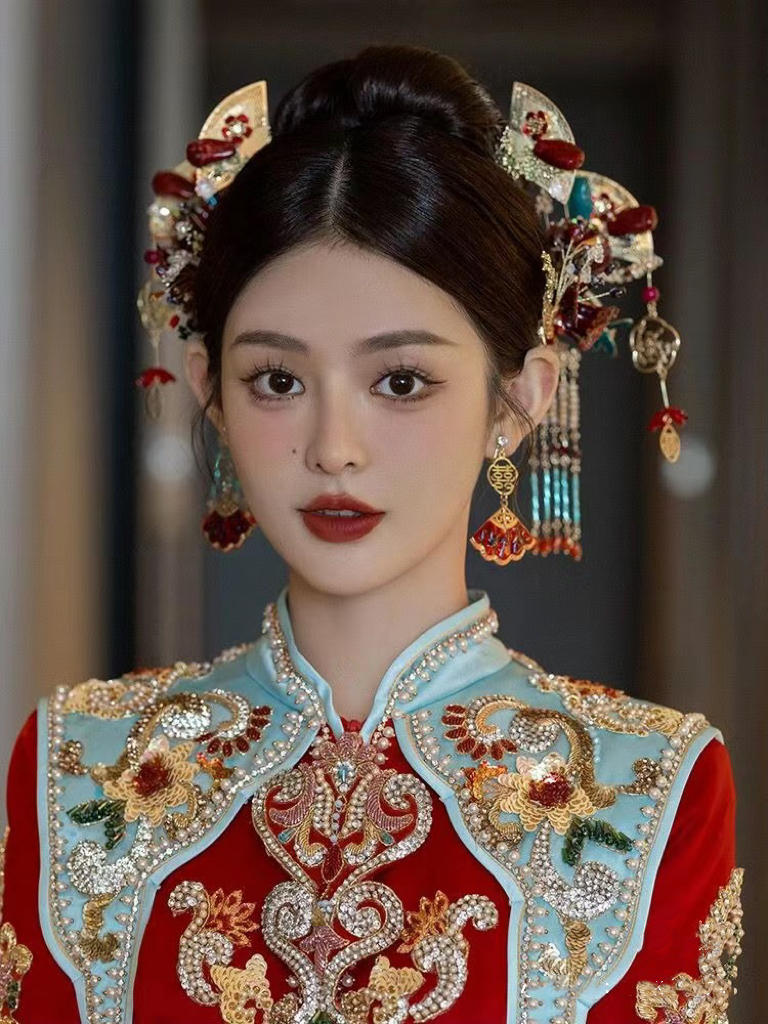 中式秀禾服造型