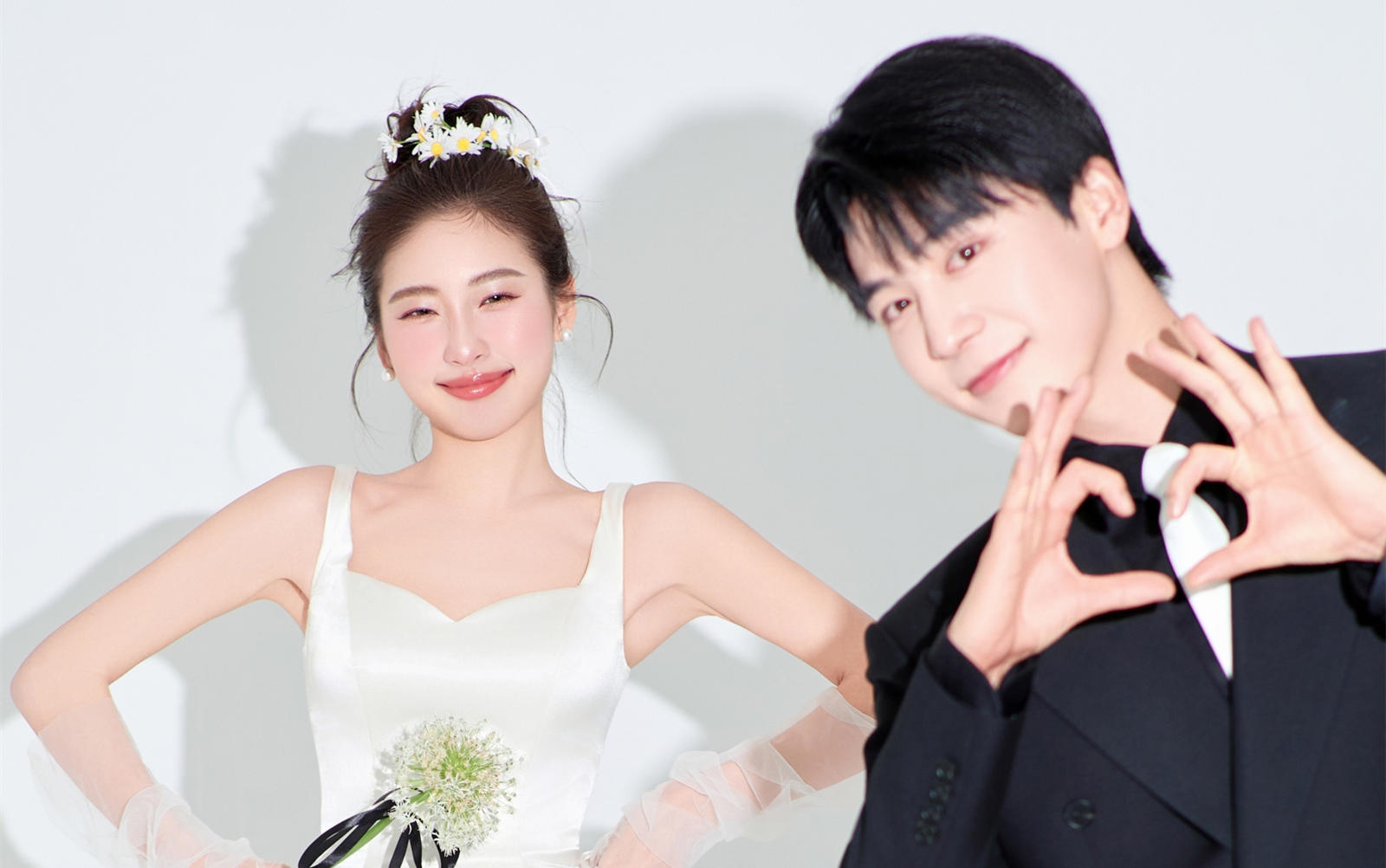 ??這組婚紗照把少女感和氧氣感都裝進(jìn)畫(huà)面了！??