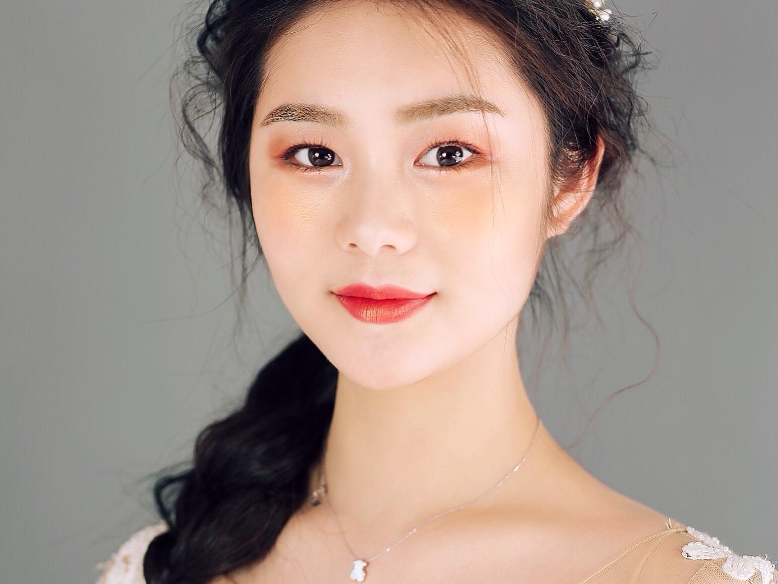 优雅精致-高级化妆师跟妆 手法细腻