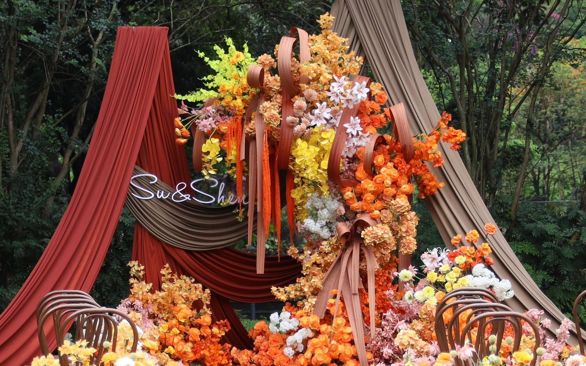 橘色暖陽直接把浪漫焊在現(xiàn)場