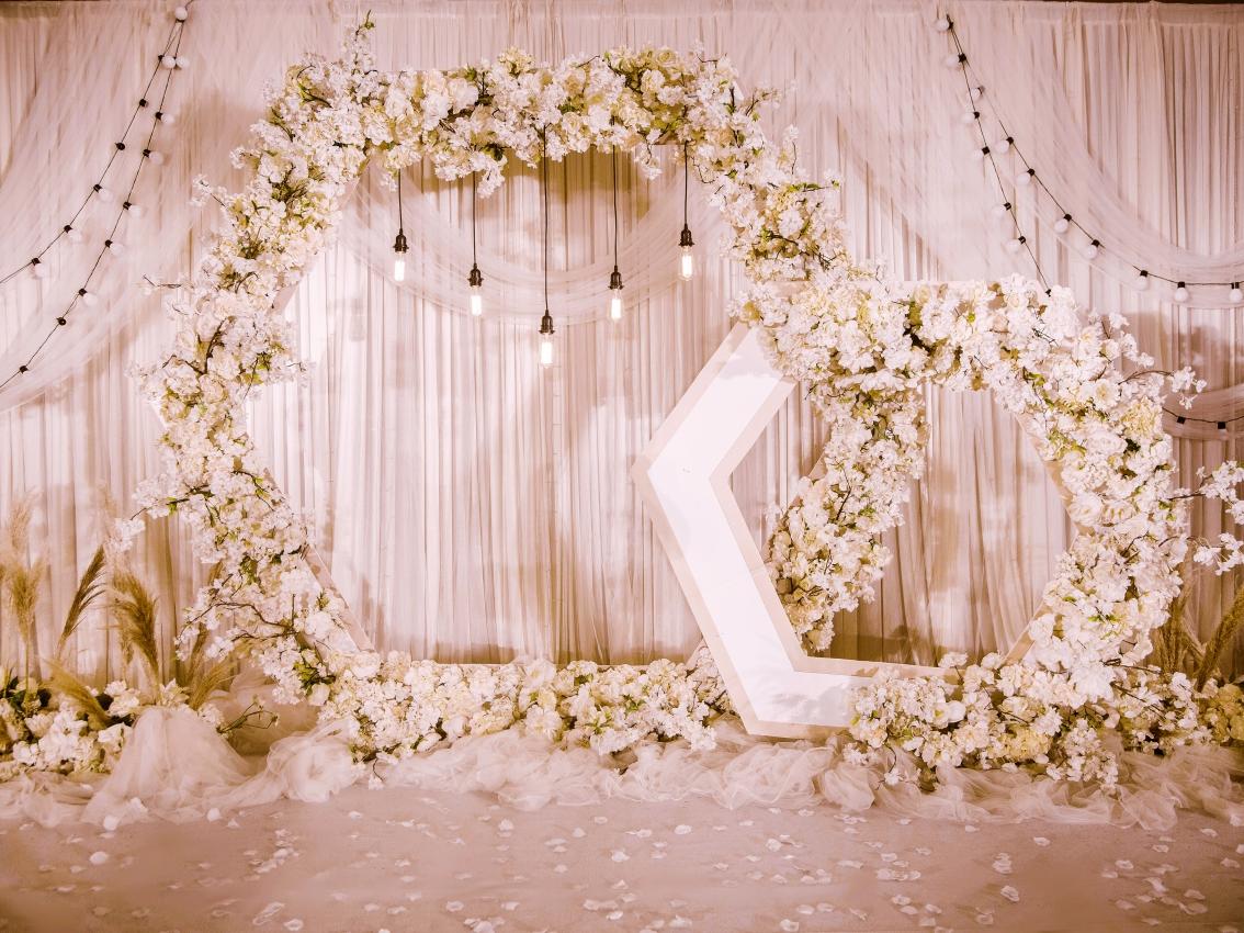 小预算的香槟色简约婚礼！全款送四大金刚