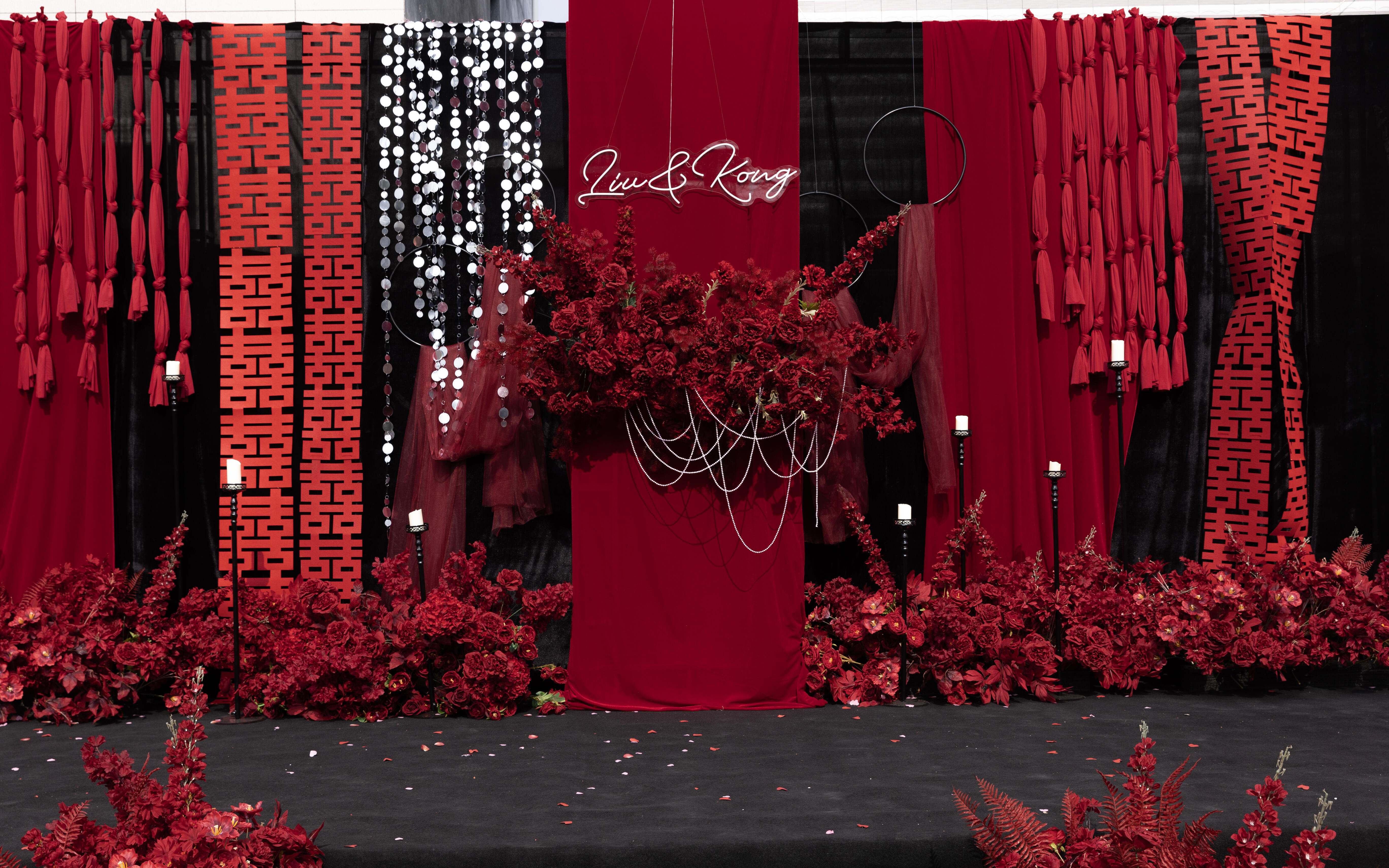 【红妆】农村婚礼布置：红色秀场风