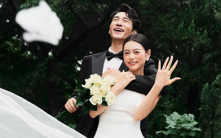 生命力森系草坪婚紗照?? ！盲選不出錯