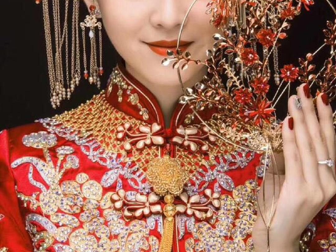 【品牌套餐】胭白轻奢高端婚纱套系＋资深化妆师跟妆