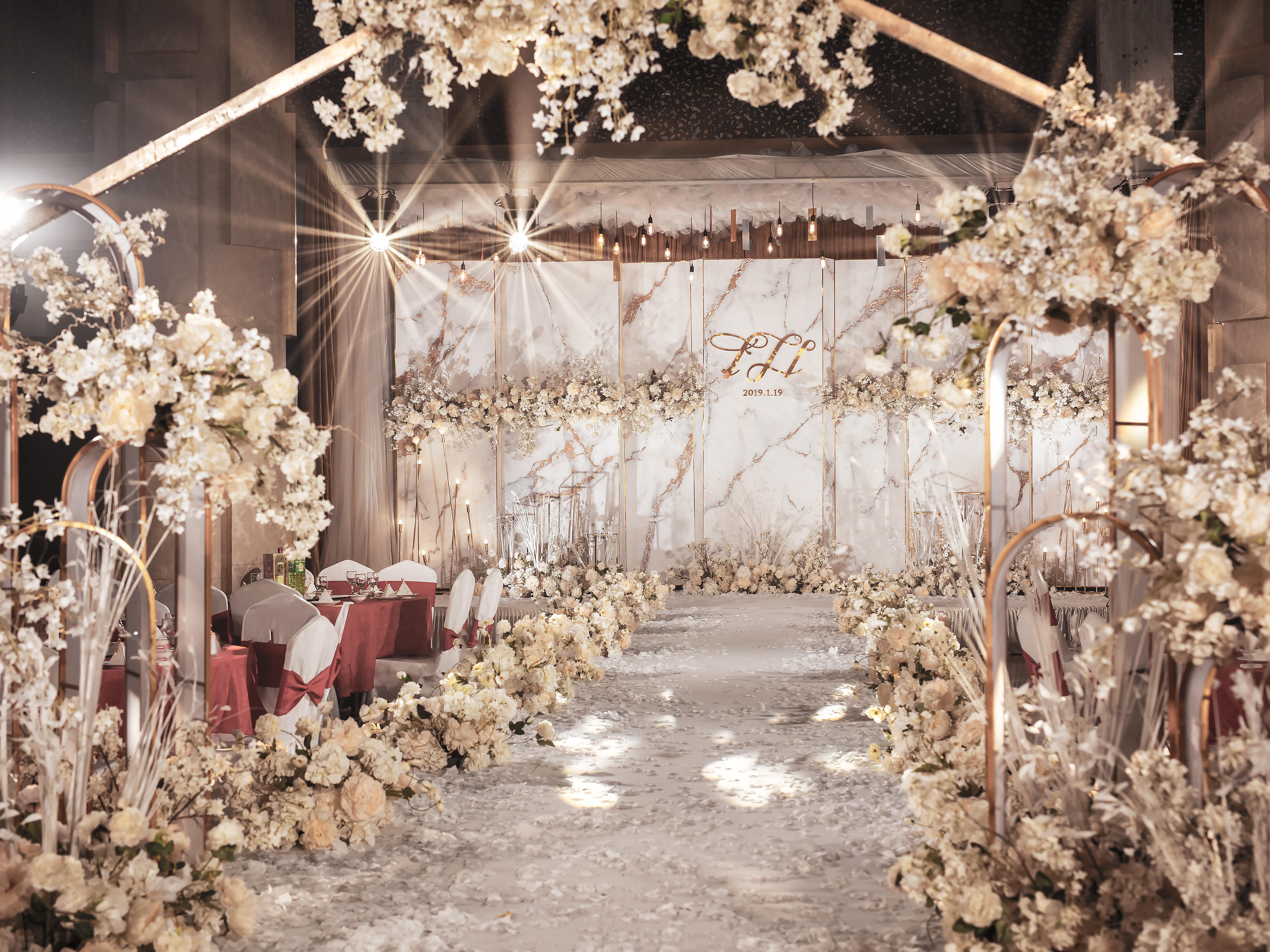 【十堰萝亚婚礼】香槟色西式婚礼 设计效果满分