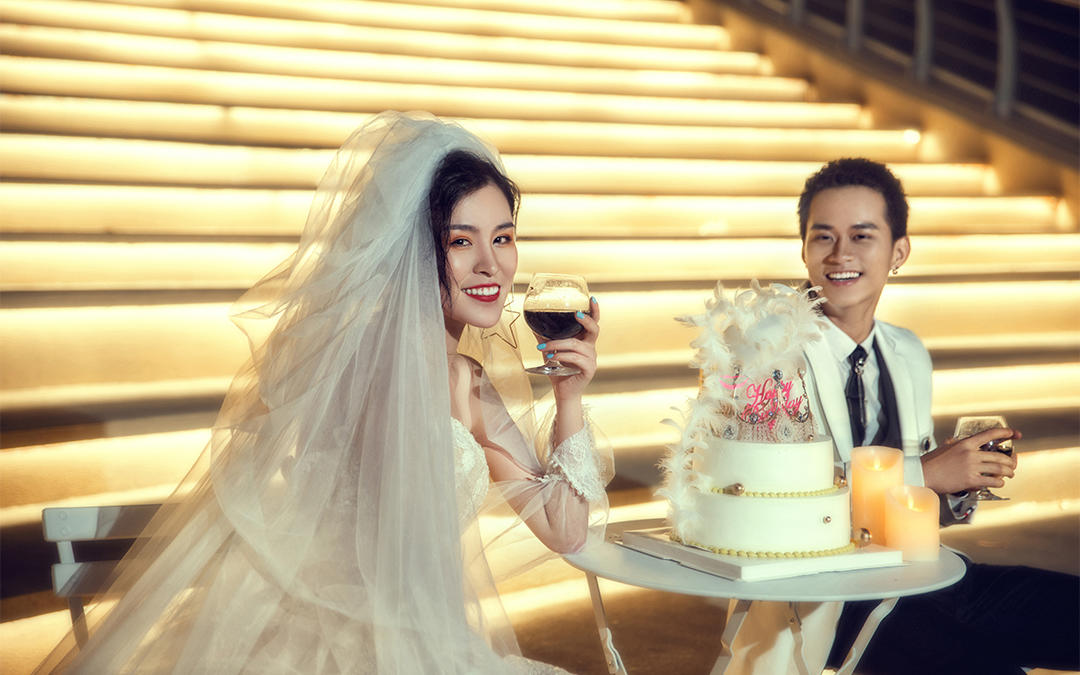 网红婚纱照+精修50张+一对一服务+送孕妈咪照