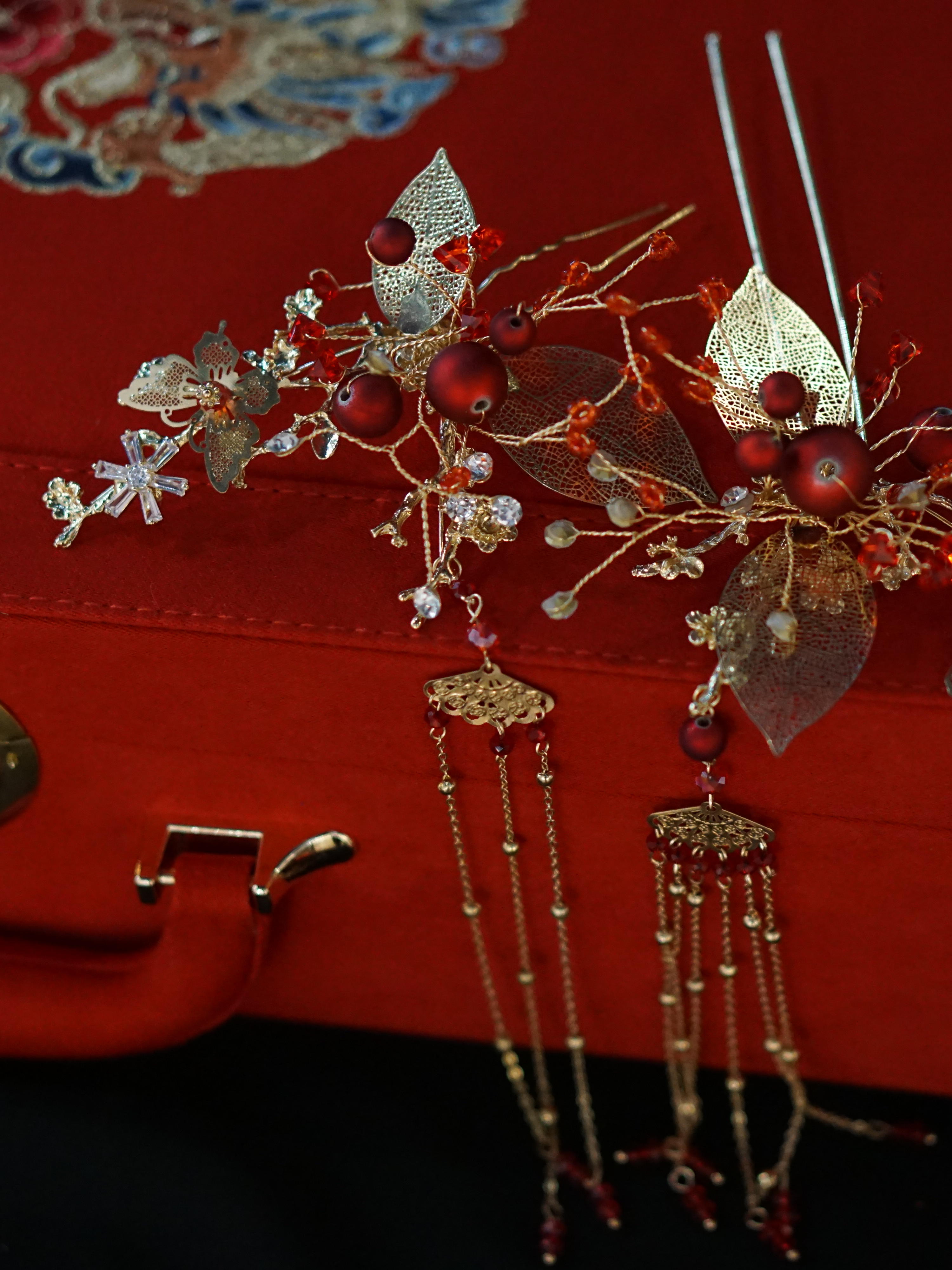 中式婚服+凤冠霞帔高级妆面造型