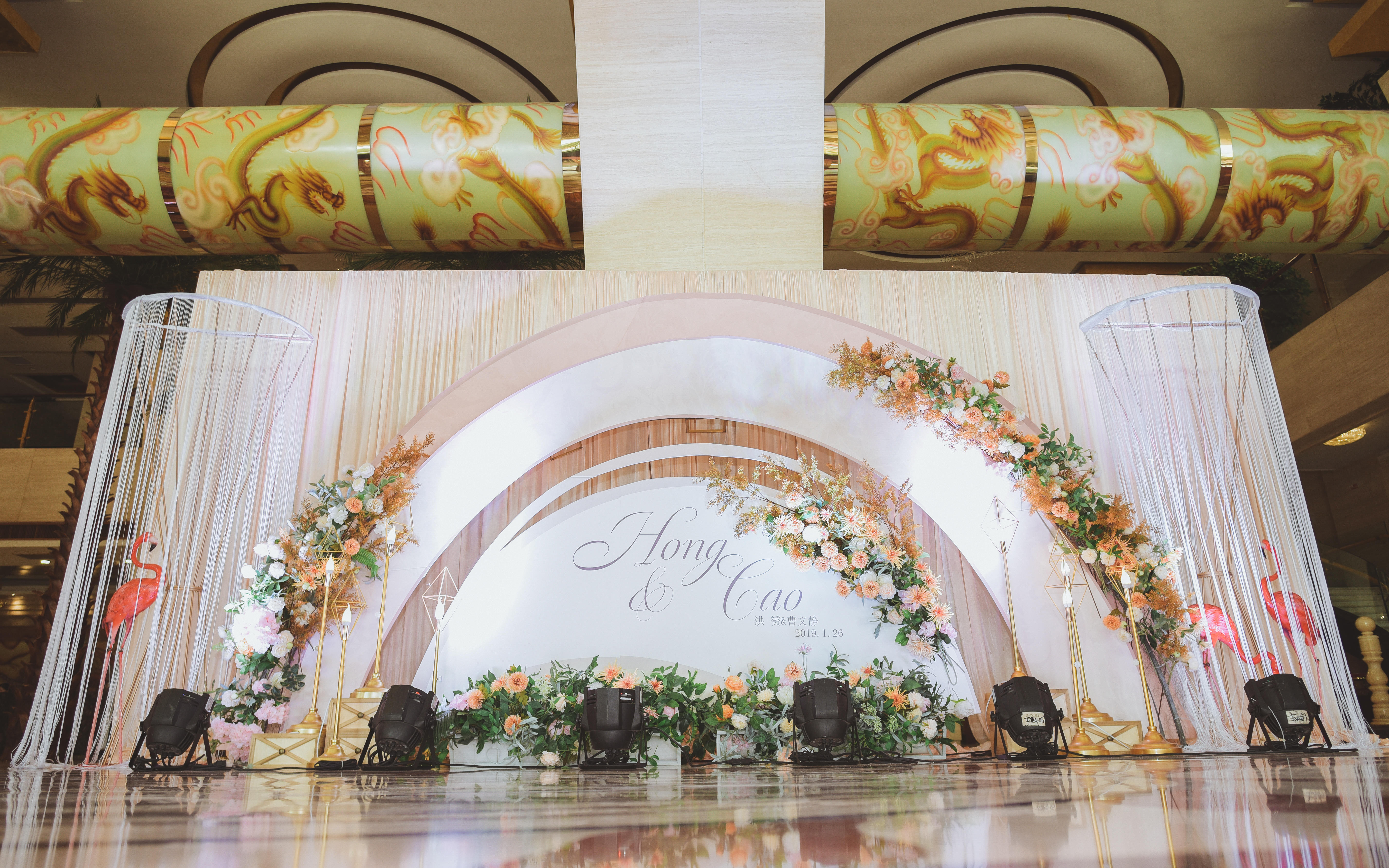 浅色香槟清晰浪漫主题案例