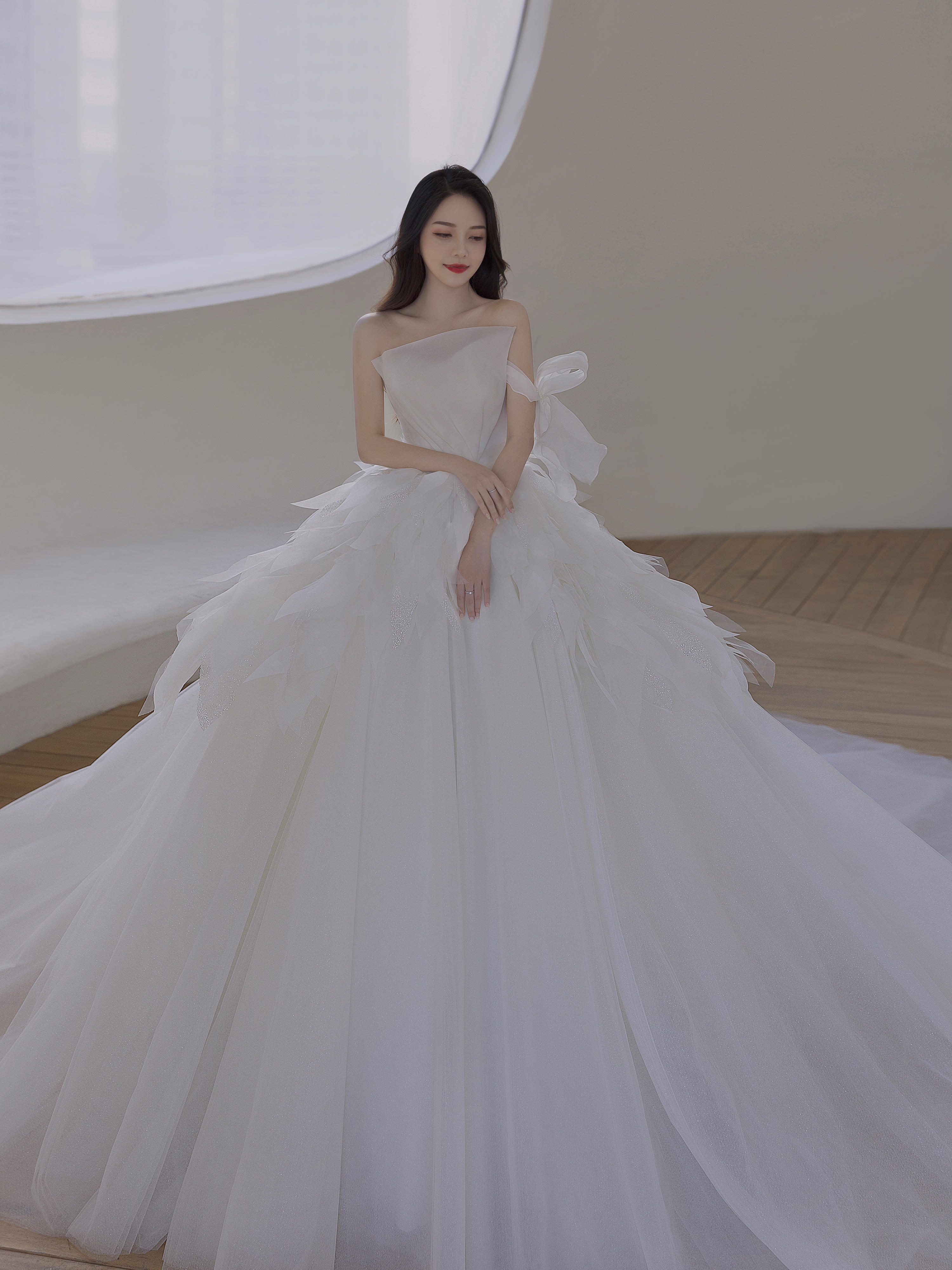 唯美天鹅湖婚纱，带你如梦境般婚礼