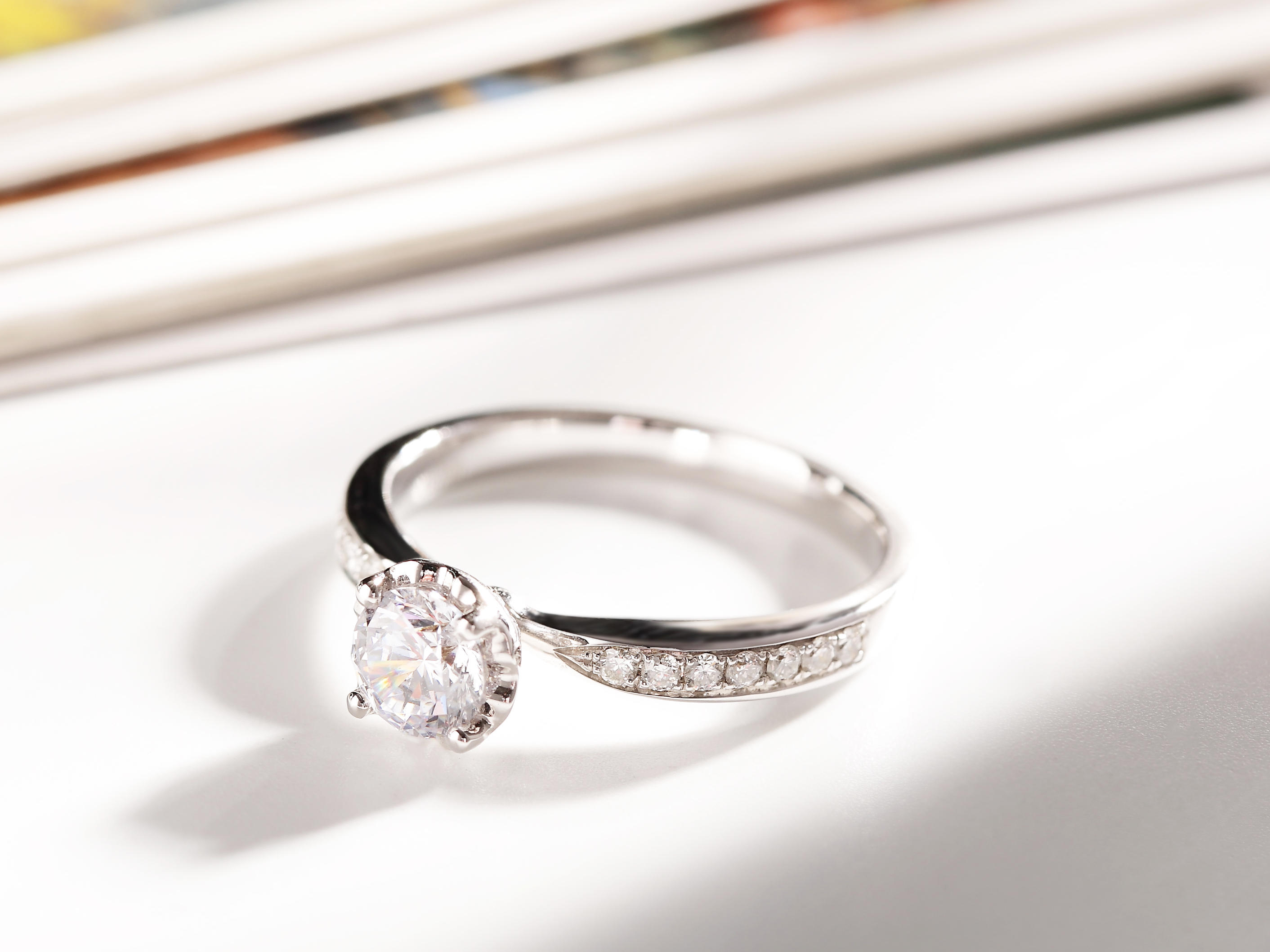 钻戒女正品18K玫瑰金白金真钻石戒指订婚求