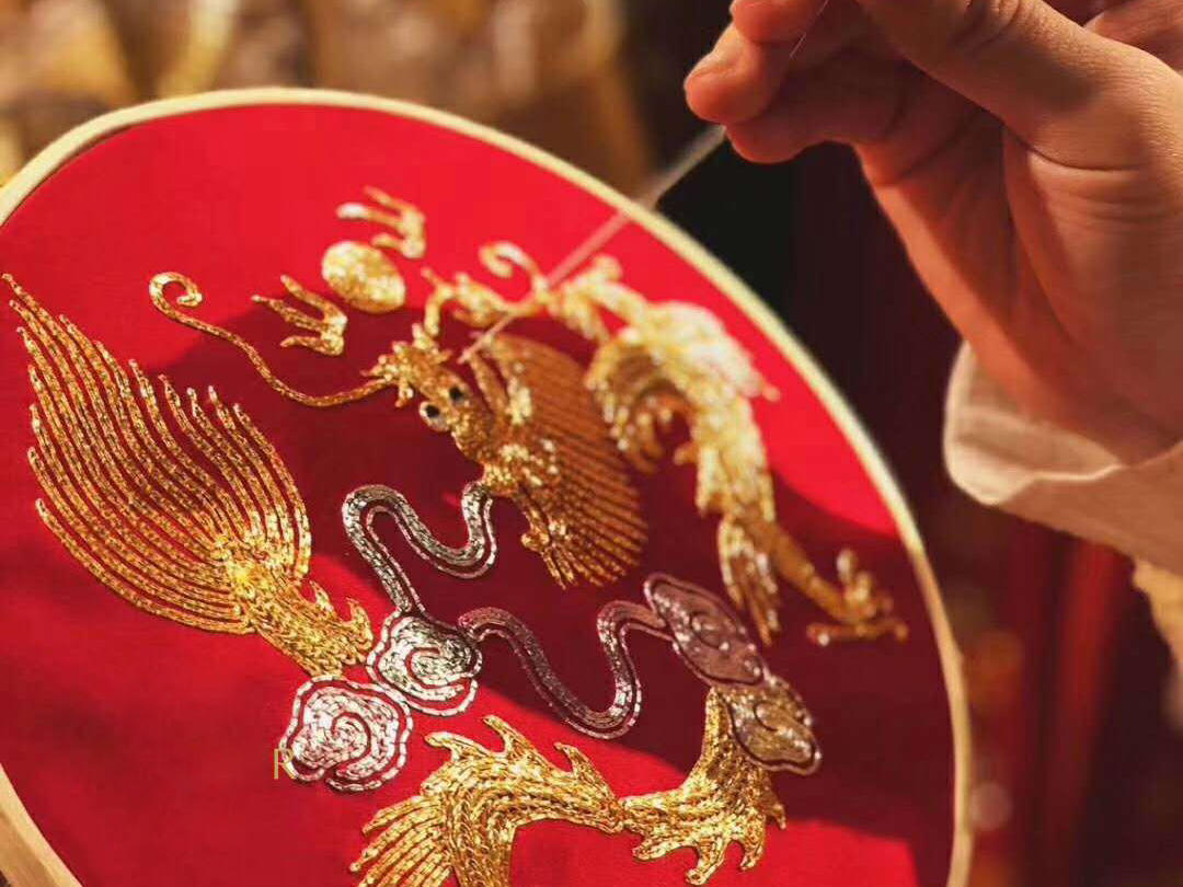 送300元跟妆券丨爆款婚纱租赁