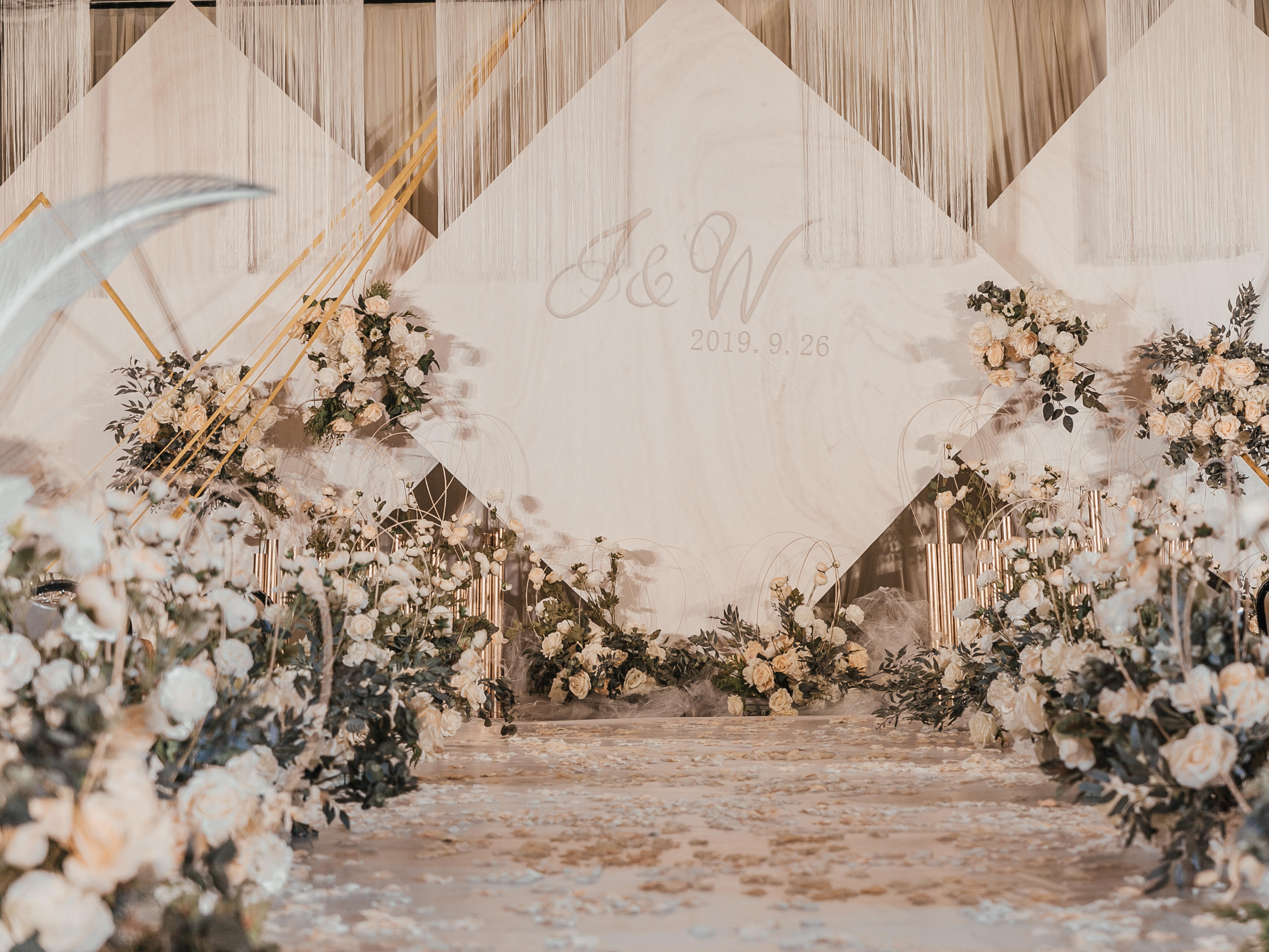 香槟金简约大气场布带四大【适合层高3米25桌宴】