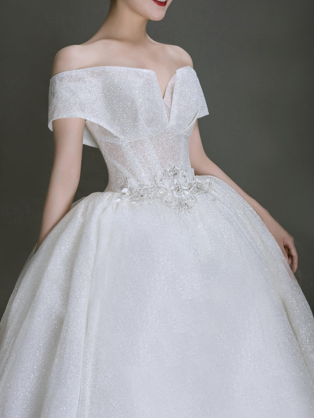 送全天跟妆  主纱+中式+敬酒服 送伴娘服