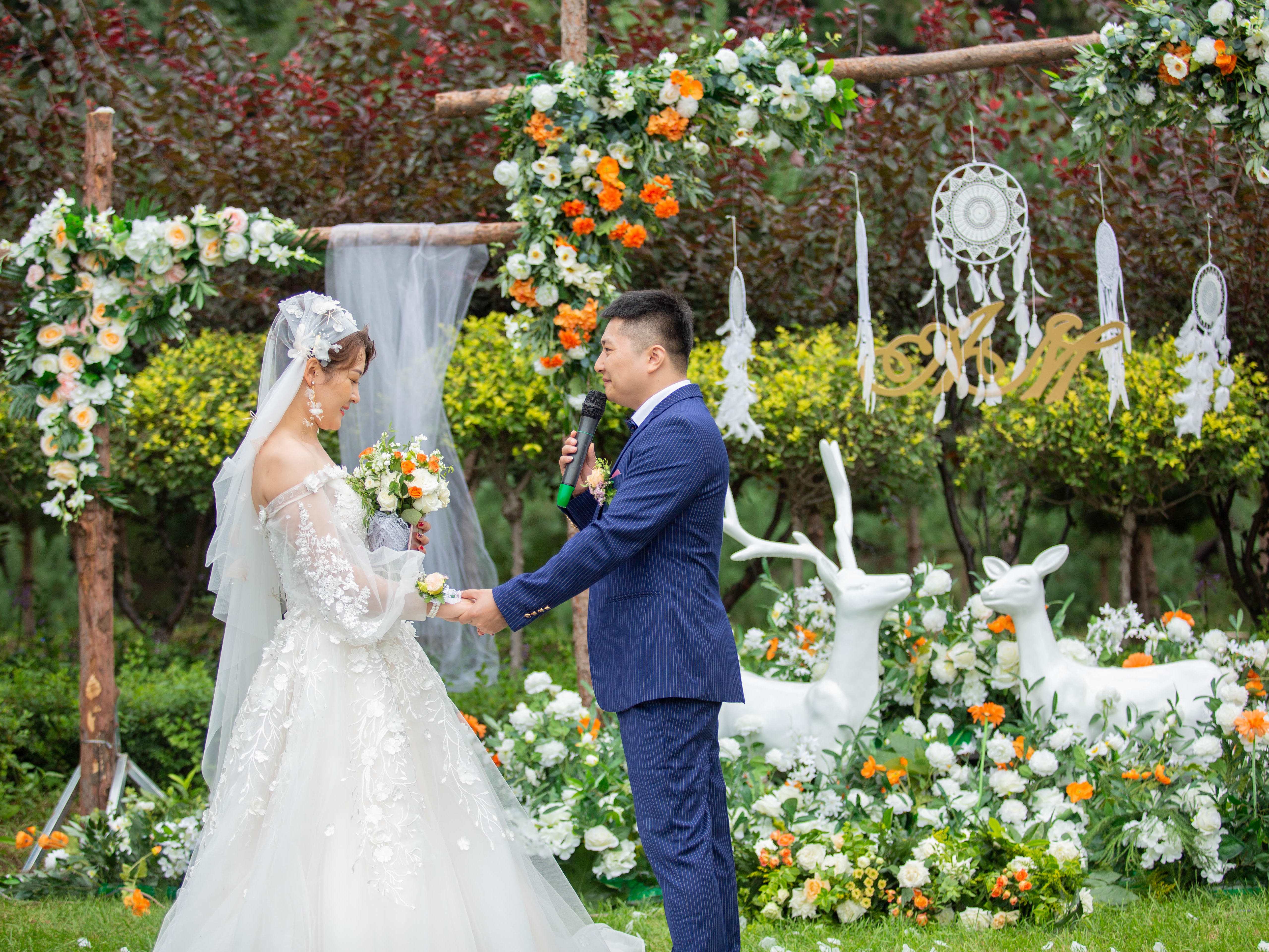 【罗马假日】草坪户外婚礼-含四大金刚/可自由定制