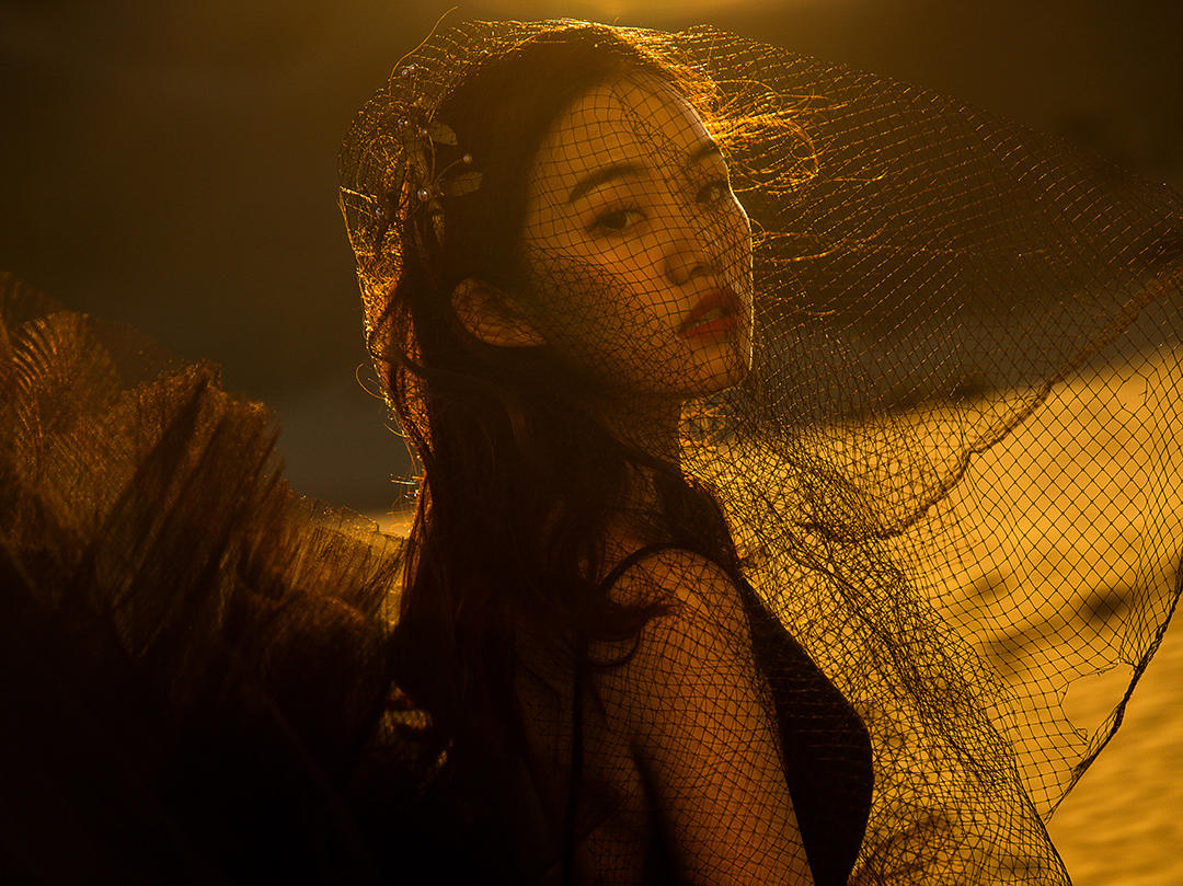 长沙天鹅婚纱礼服 黑色气质吊带显瘦婚纱敬酒服