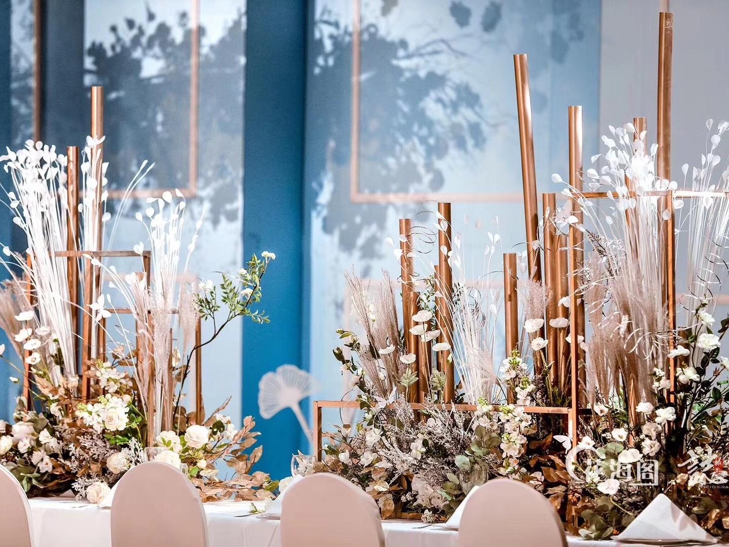 遵循内心，去追溯那一份纯真且至善至美的爱。