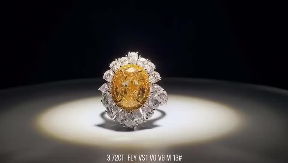 三克拉彩色钻石 预约可看