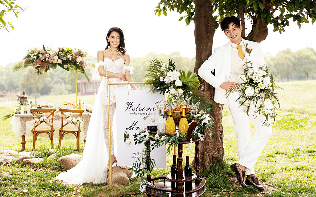 爆款套餐| 人氣熱拍 | 潮流之選 | 定制愛情