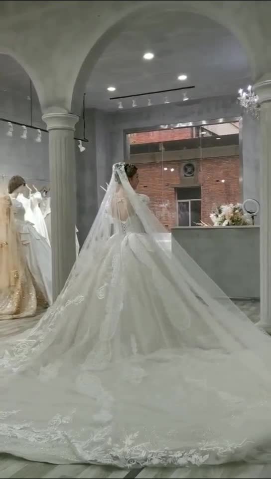 轻奢高级婚纱+星级跟妆套餐