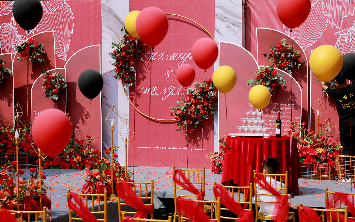 【含主持录像】小预算红色户外婚礼