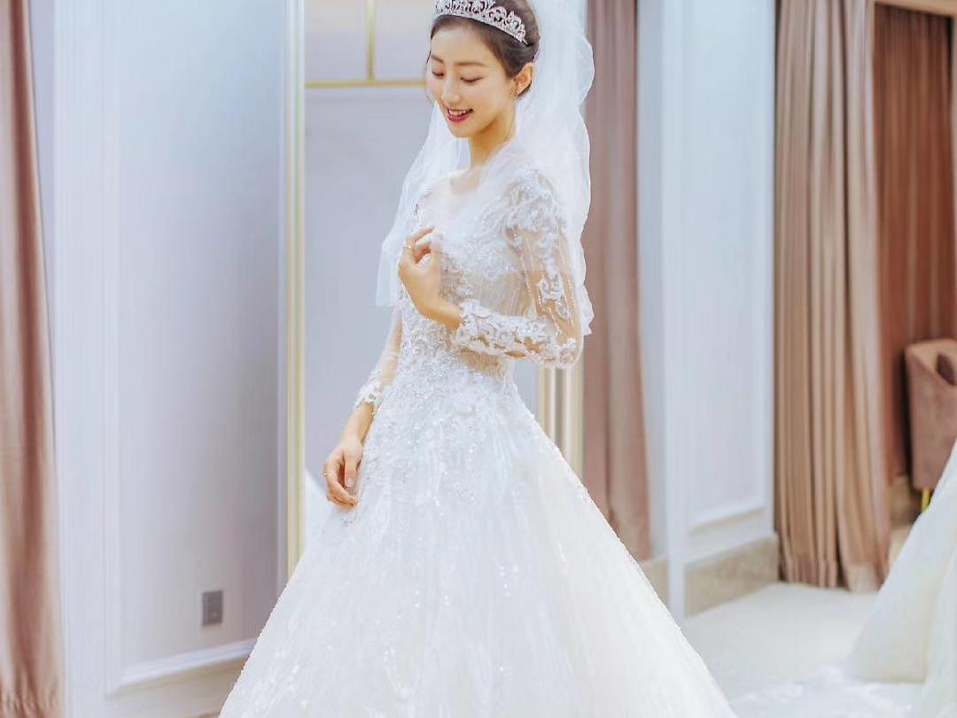 雲慕婚纱·[财富中心雲慕婚纱礼服超值套餐]