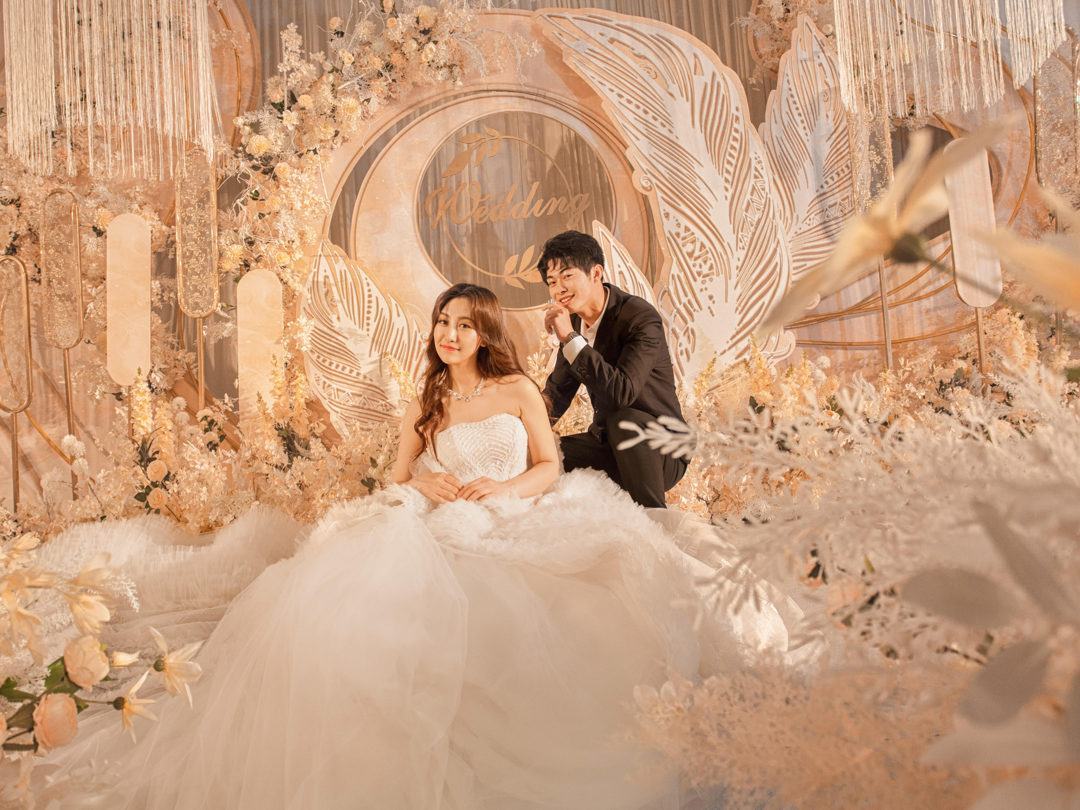 限时优惠简约大气香槟色婚礼 衢州万达广场店