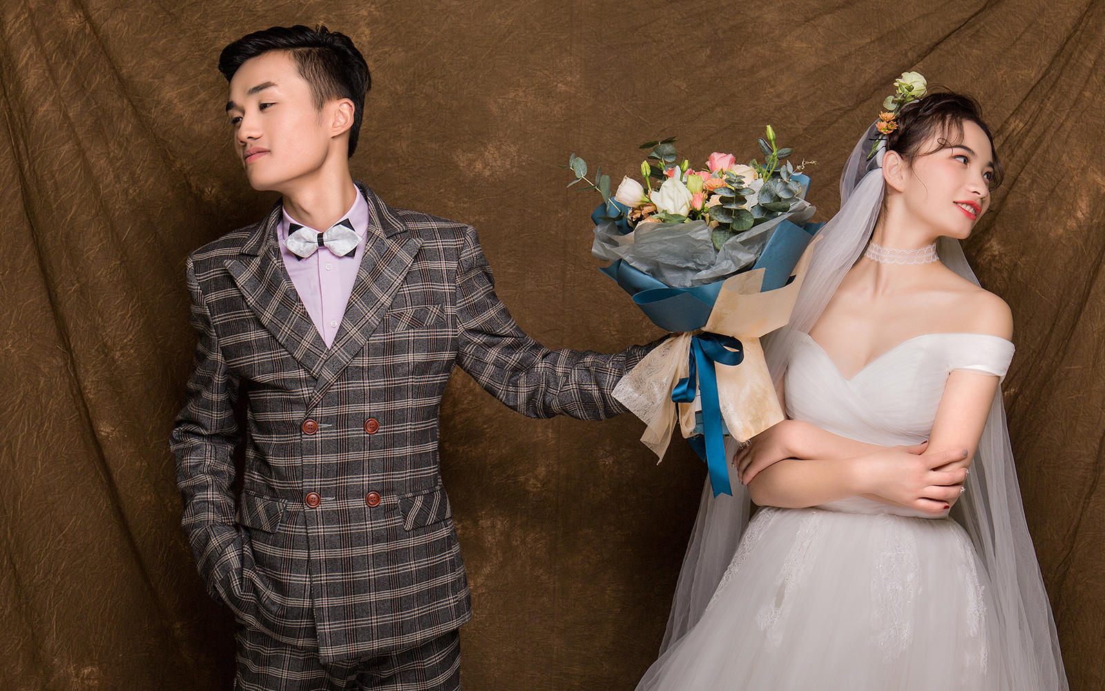 甜蜜情侣照 室内拍摄情侣写真