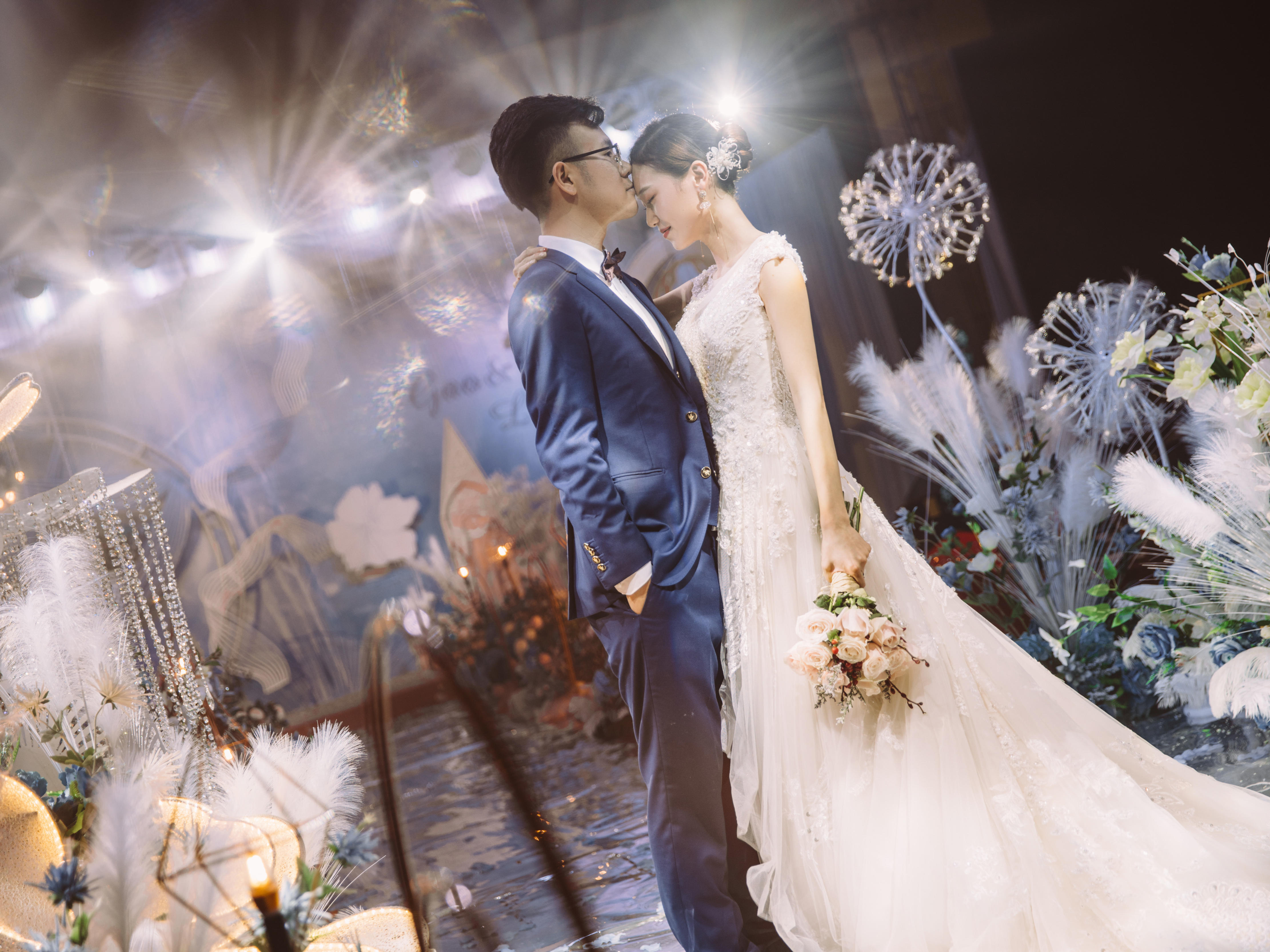 【Ever性价比】礼服三件套+资深化妆师全天跟妆