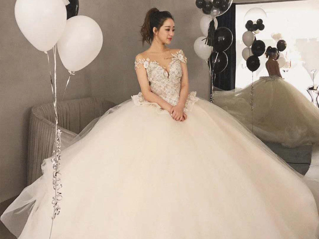 【春熙花开】7件礼服＋一线团队全程跟妆