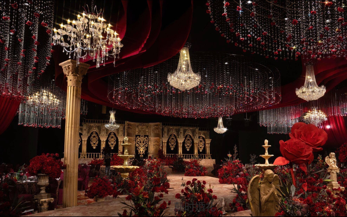紅金交織的歐式婚禮風(fēng)情