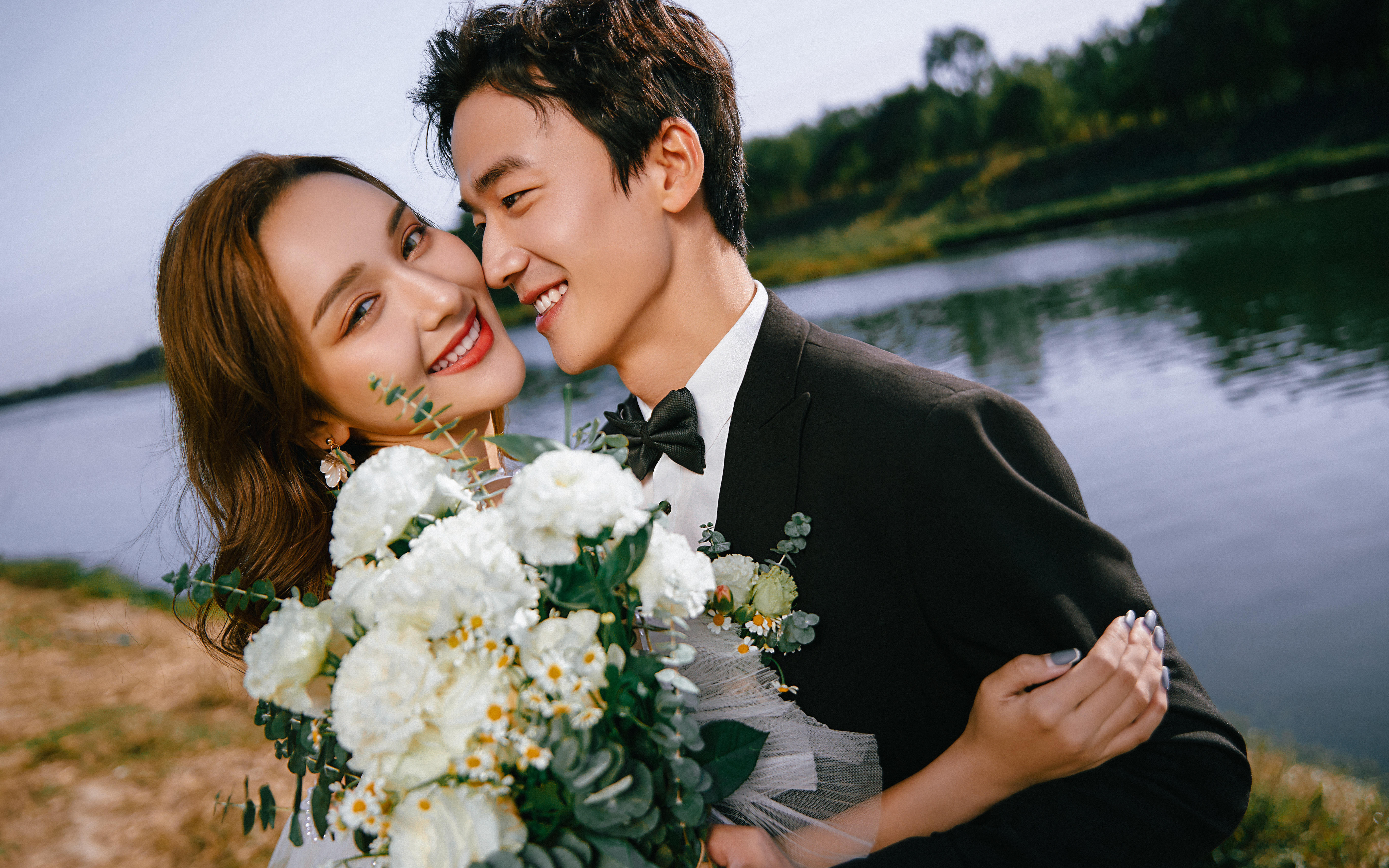 【草坪婚纱】·轻奢定制|样片研发双日双机位婚纱照