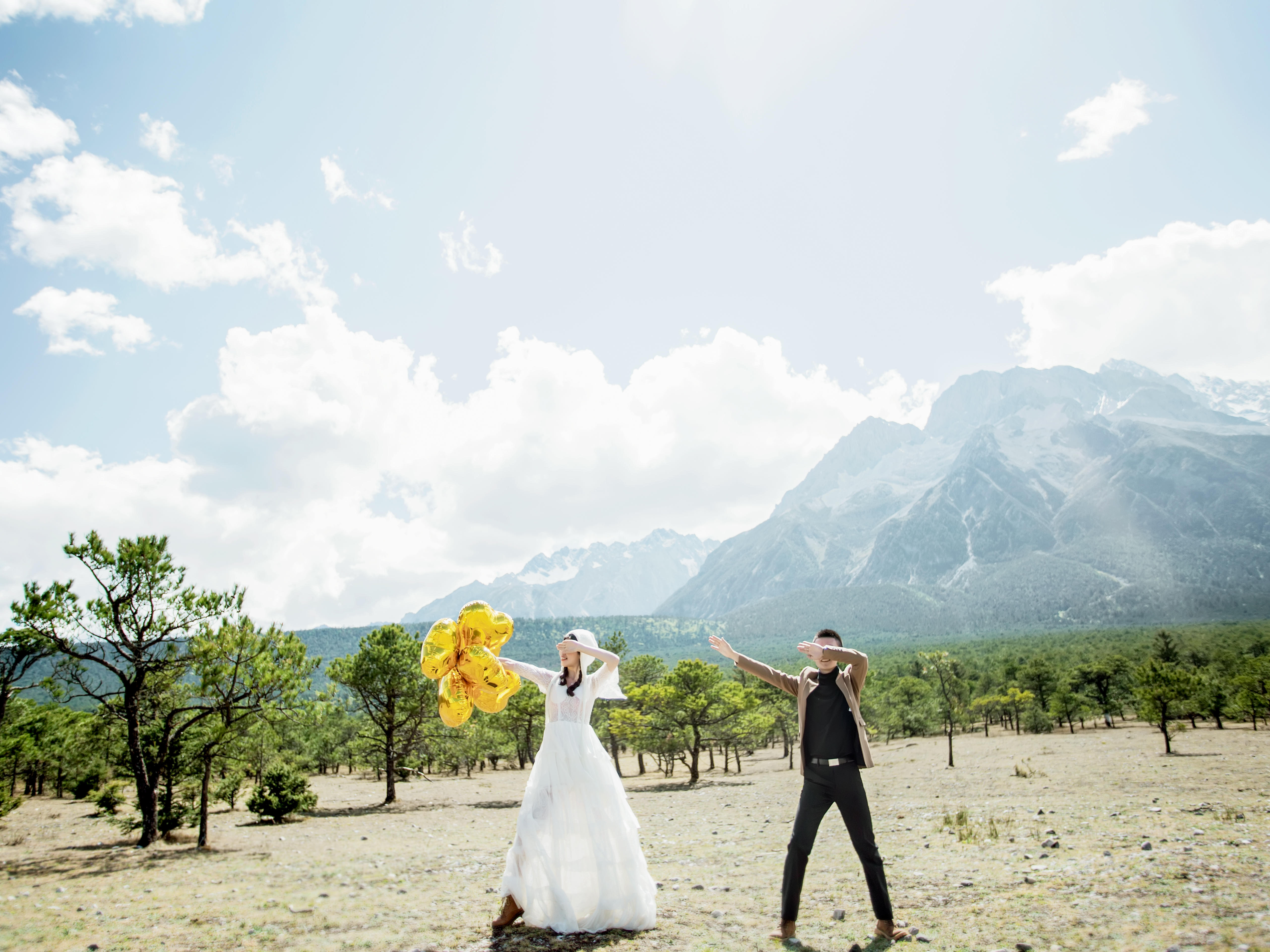 拍婚纱送旅游_婚纱情侣头像(3)